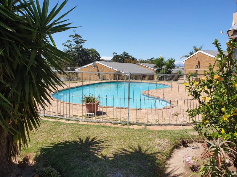 To Let 2 Bedroom Property for Rent in Oakglen Western Cape